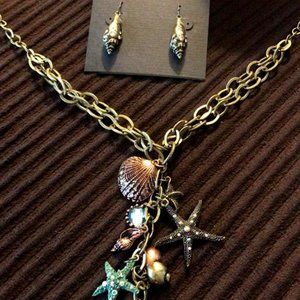 Cookie Lee sophisticated shells statement necklace